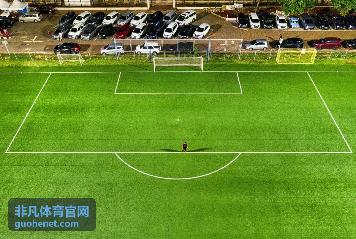 非凡体育官网训练场馆内的队员热身场景